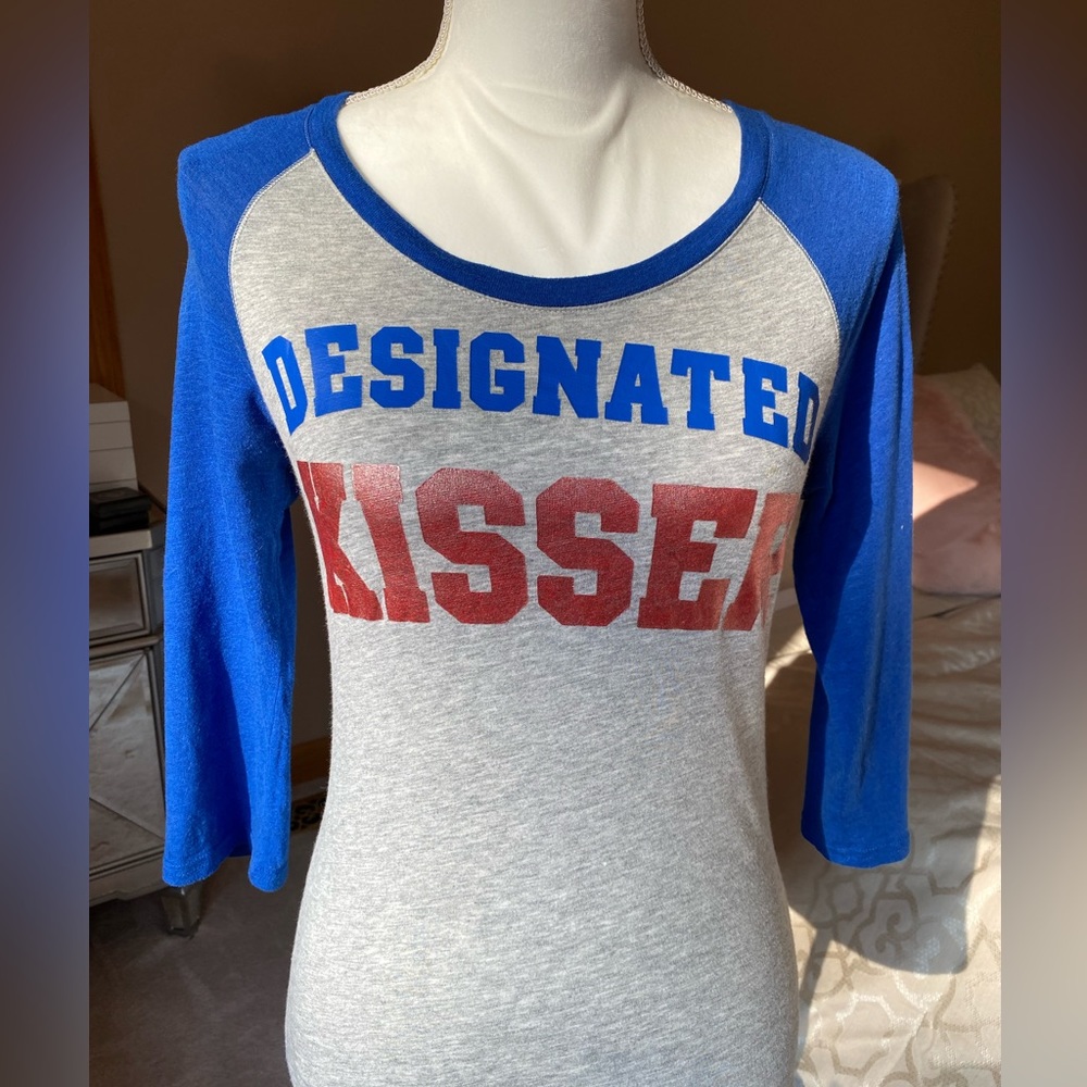 Victoria’s Secret PINK Chicago Cubs Designated Kisser Baseball Tee XS ⚾️ - Picture 3 of 9
